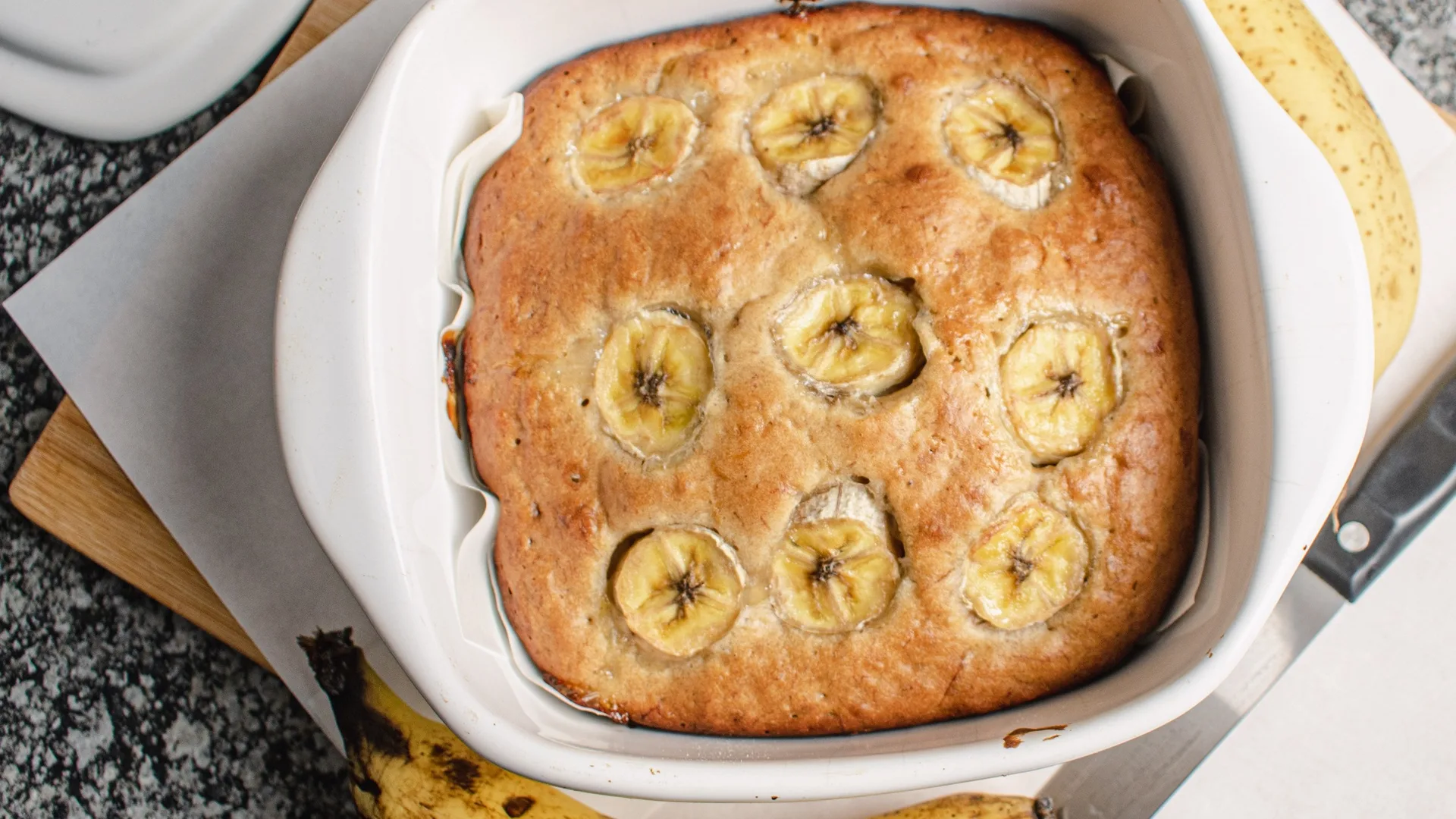 Pastel de plátano maduro con carne y queso: una receta dorada que conquista desde el prime