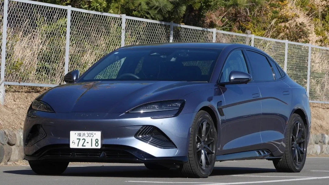 Estados Unidos limita el acceso de vehículos eléctricos chinos a una base en Japón