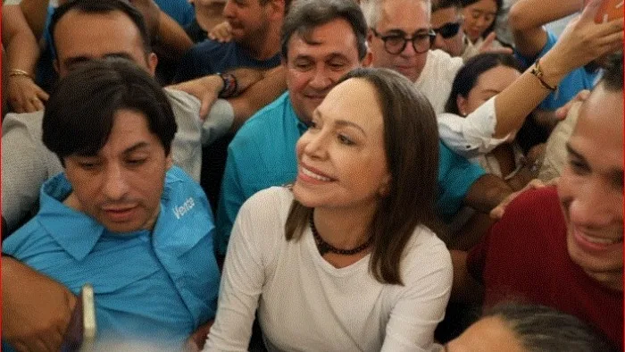 María Corina Machado regresó a Venezuela y acudió a una iglesia en el Estado de Lara