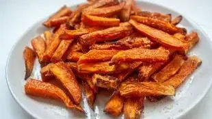 Papas fritas de camote en freidora de aire