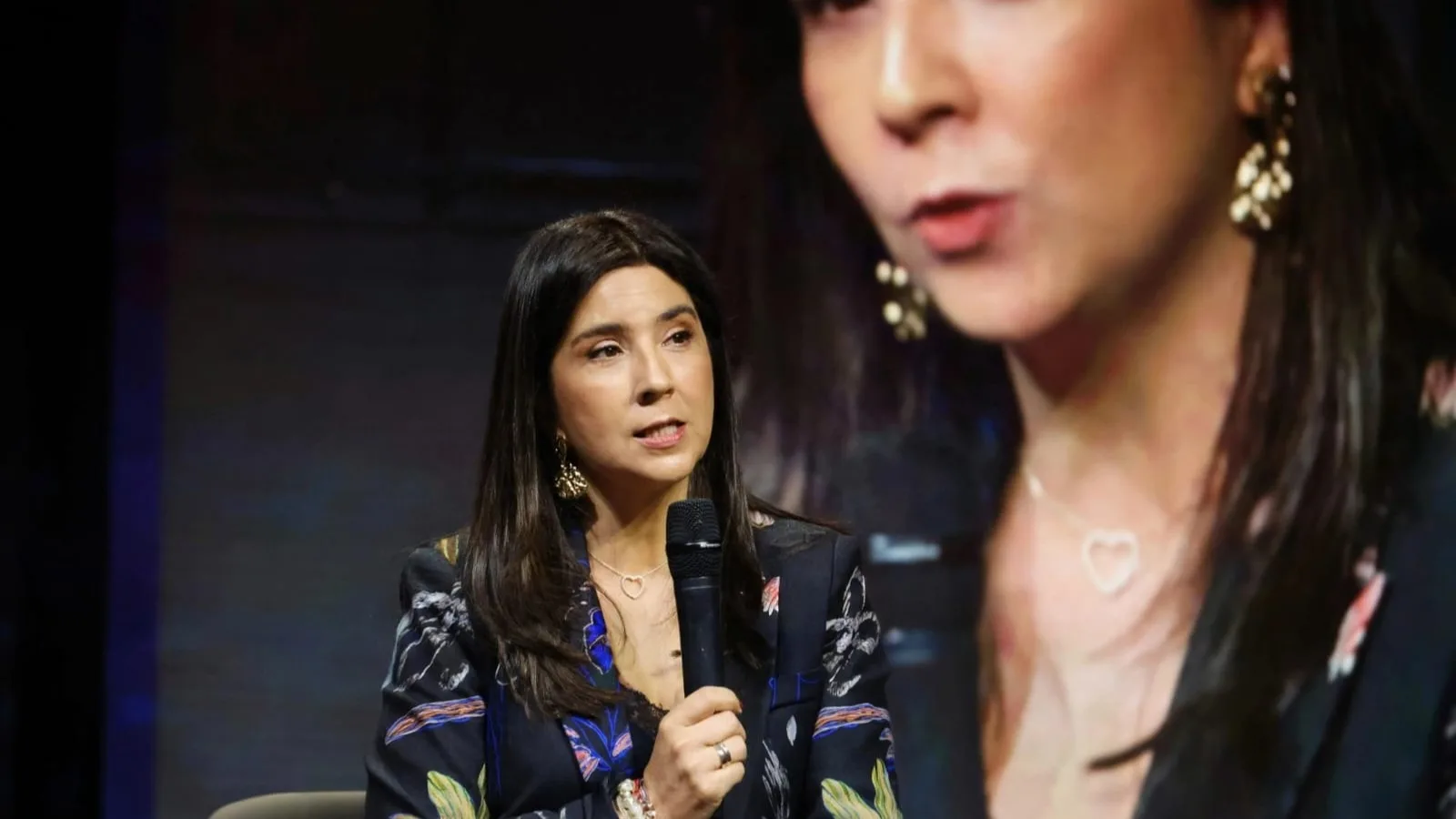 Sobreprotegemos a niños en lo físico y los dejamos expuestos en lo digital: Angulo