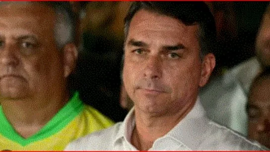 ¿Dónd eestá Flávio Bolsonaro?: Habría abandonado Brasil tras perder las elecciones